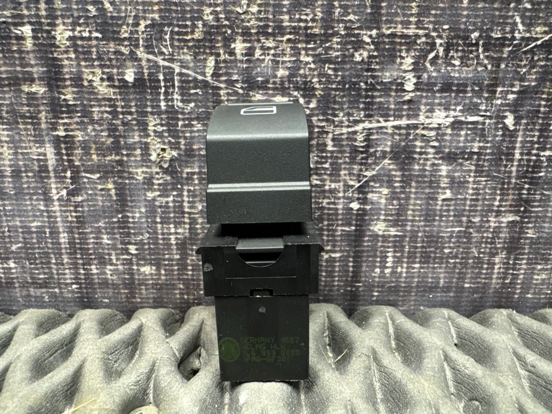 Кнопка стеклоподъемника, 730 рублей, Красноярск