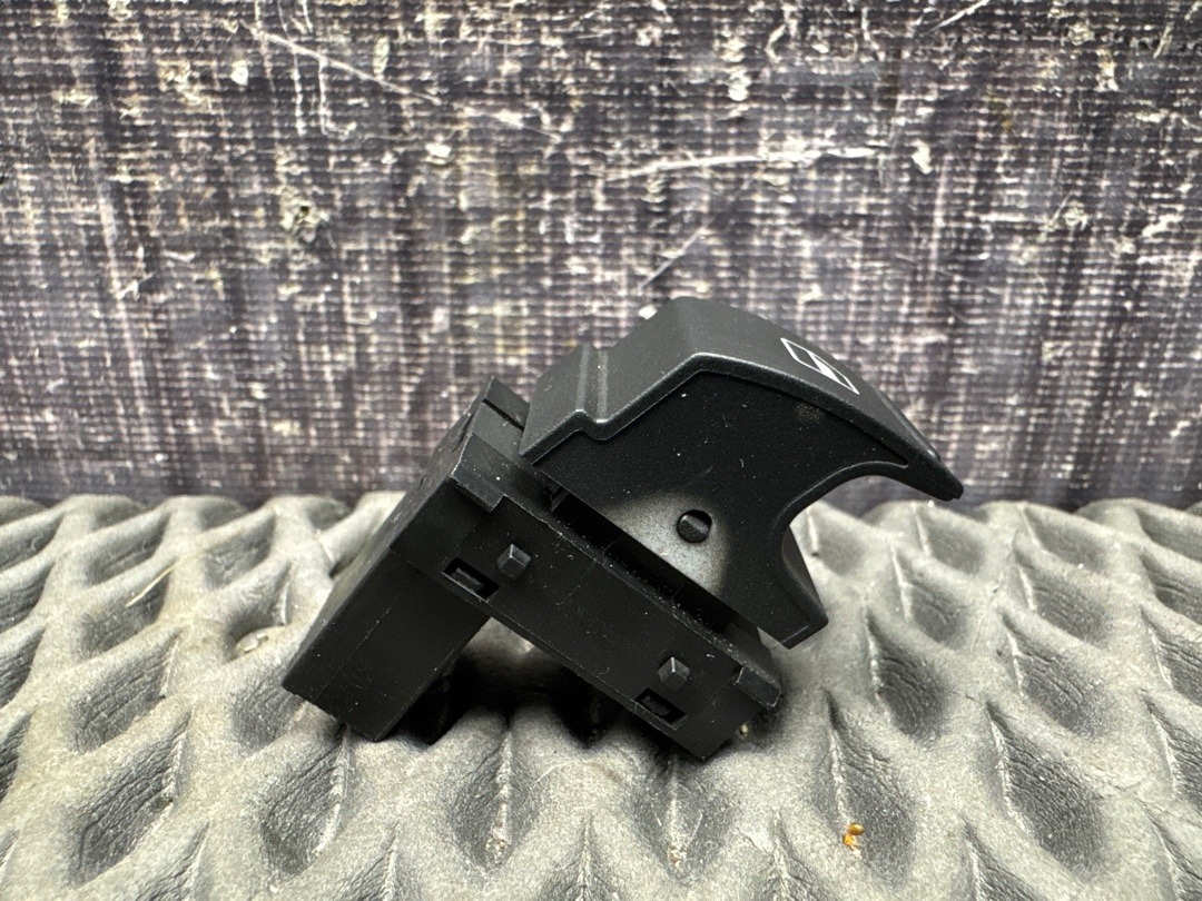 Кнопка стеклоподъемника, 730 рублей, Красноярск