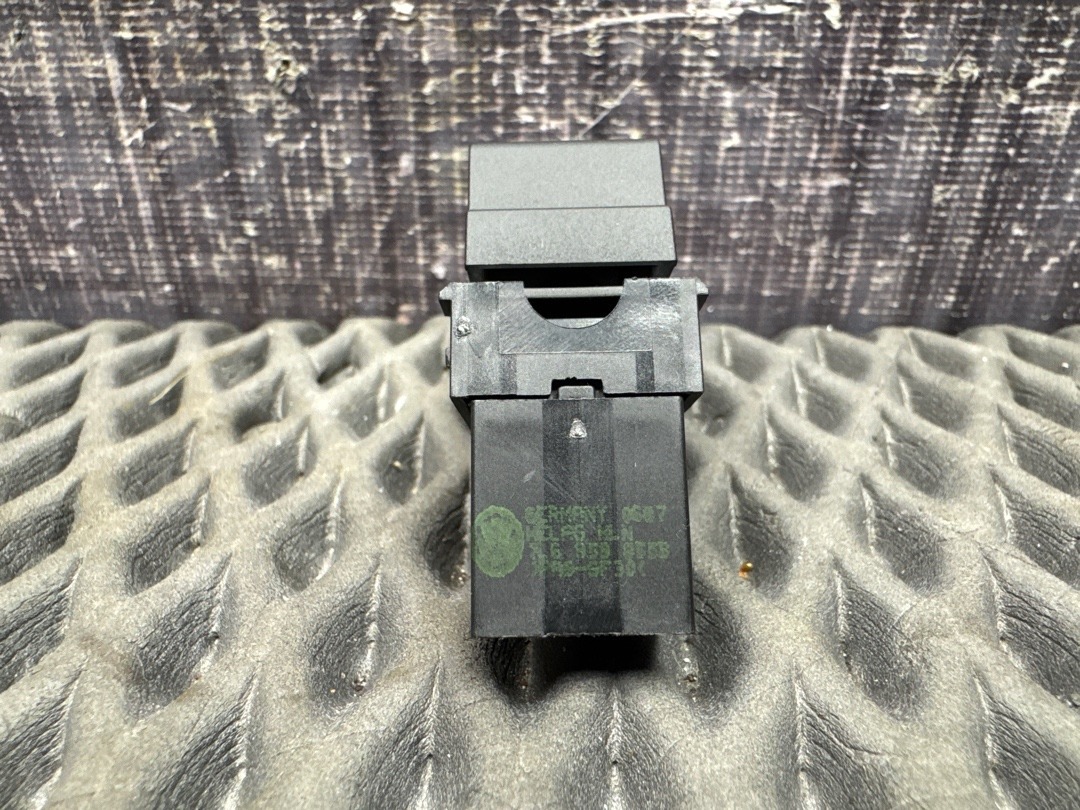 Кнопка стеклоподъемника, 730 рублей, Красноярск