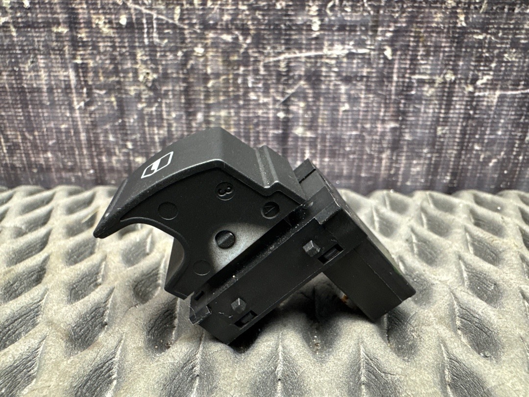 Кнопка стеклоподъемника, 730 рублей, Красноярск