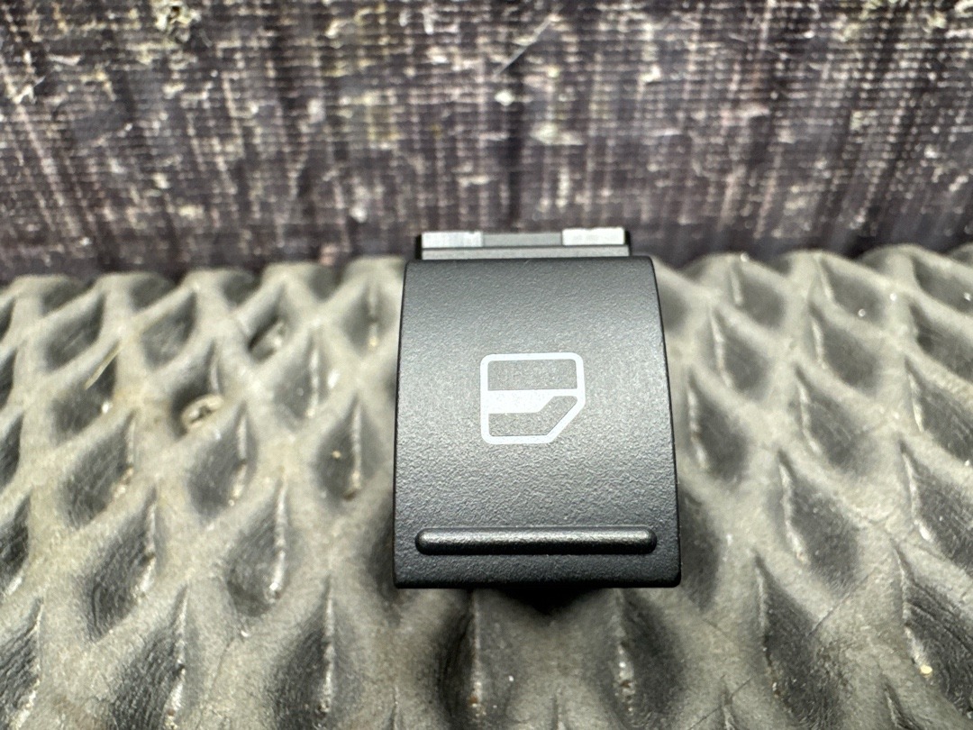 Кнопка стеклоподъемника, 730 рублей, Красноярск