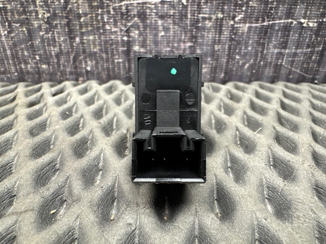 Кнопка стеклоподъемника, 730 рублей, Красноярск