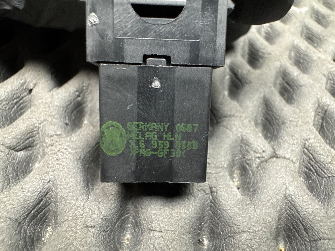 Кнопка стеклоподъемника, 730 рублей, Красноярск