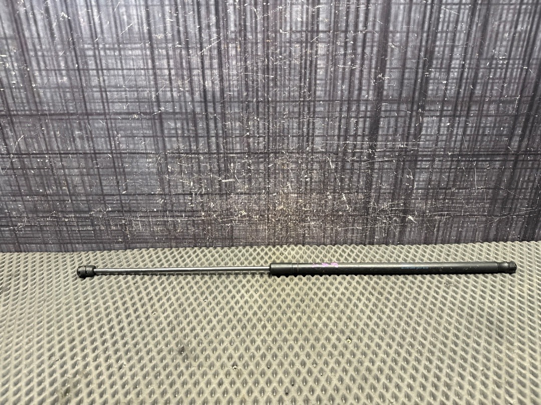 Амортизатор капота, 1210 рублей, Красноярск