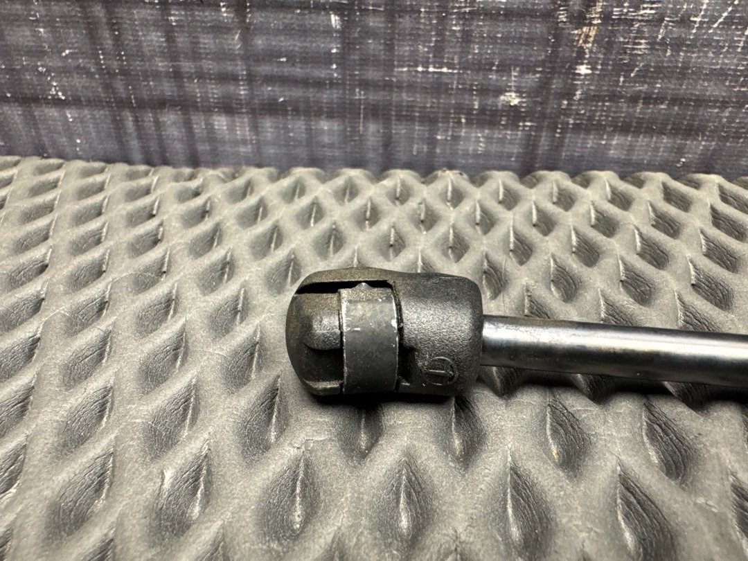 Амортизатор капота, 1210 рублей, Красноярск