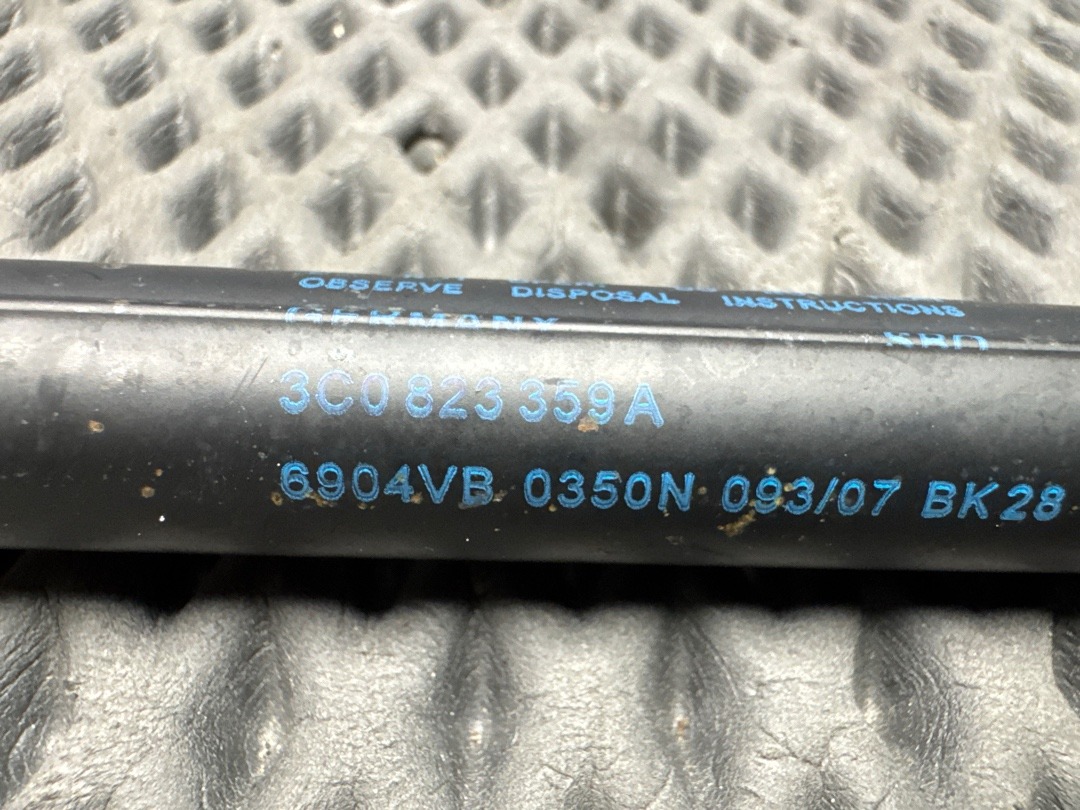 Амортизатор капота, 1210 рублей, Красноярск