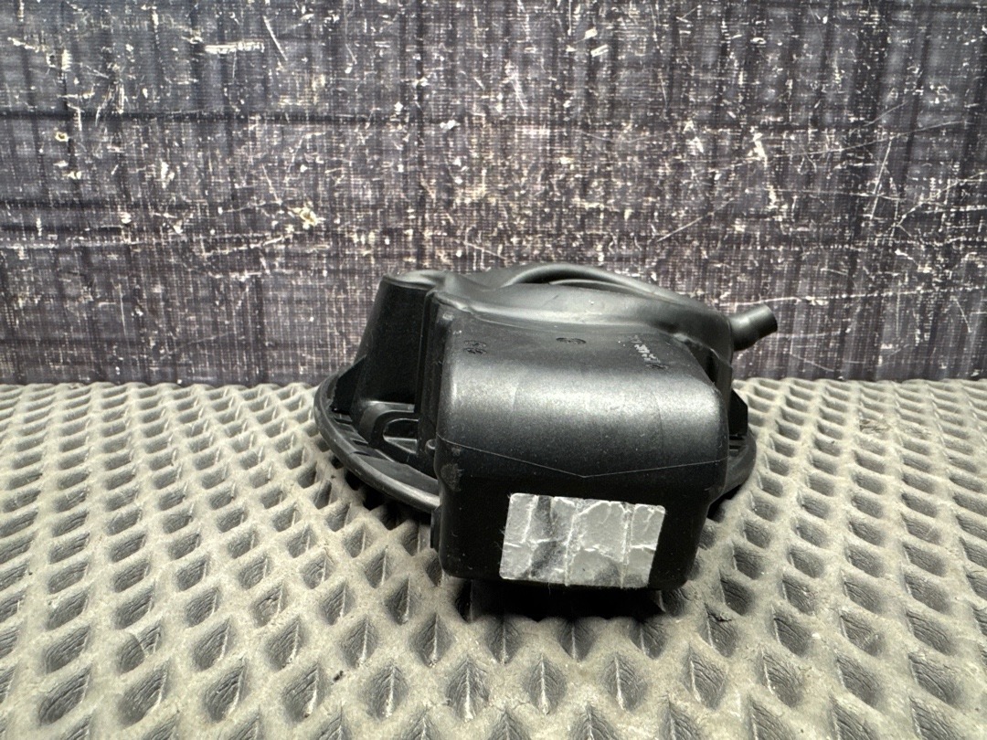 Лючок бензобака, 2060 рублей, Красноярск