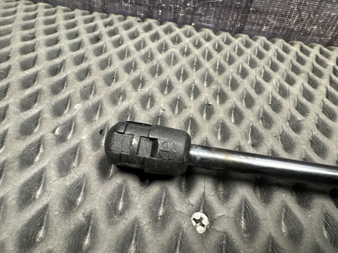 Амортизатор багажника, 880 рублей, Красноярск