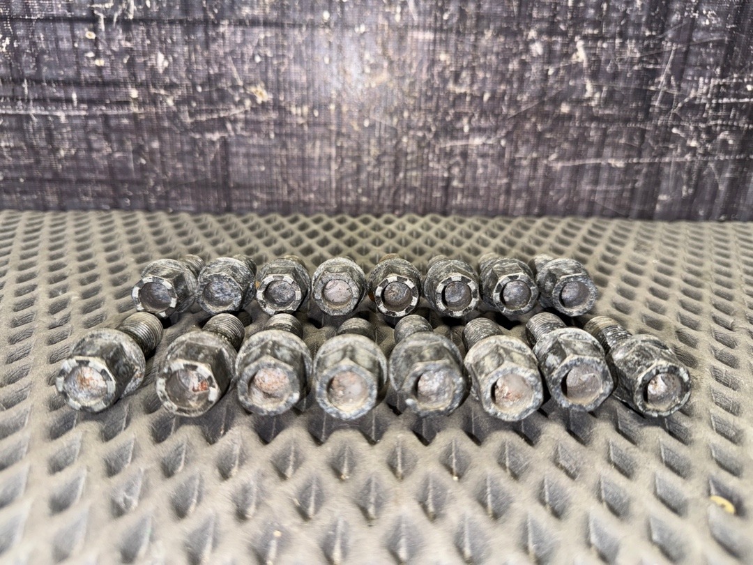 Комплект колесных болтов, 3120 рублей, Красноярск