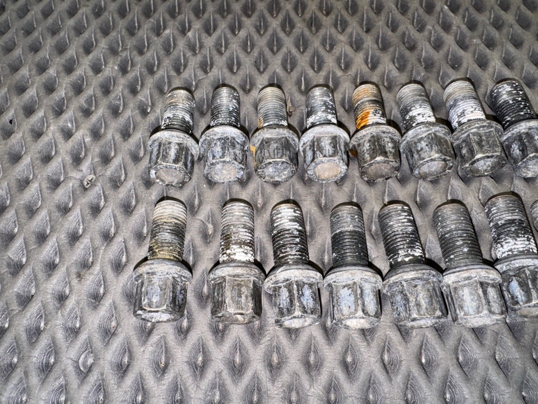 Комплект колесных болтов, 3120 рублей, Красноярск