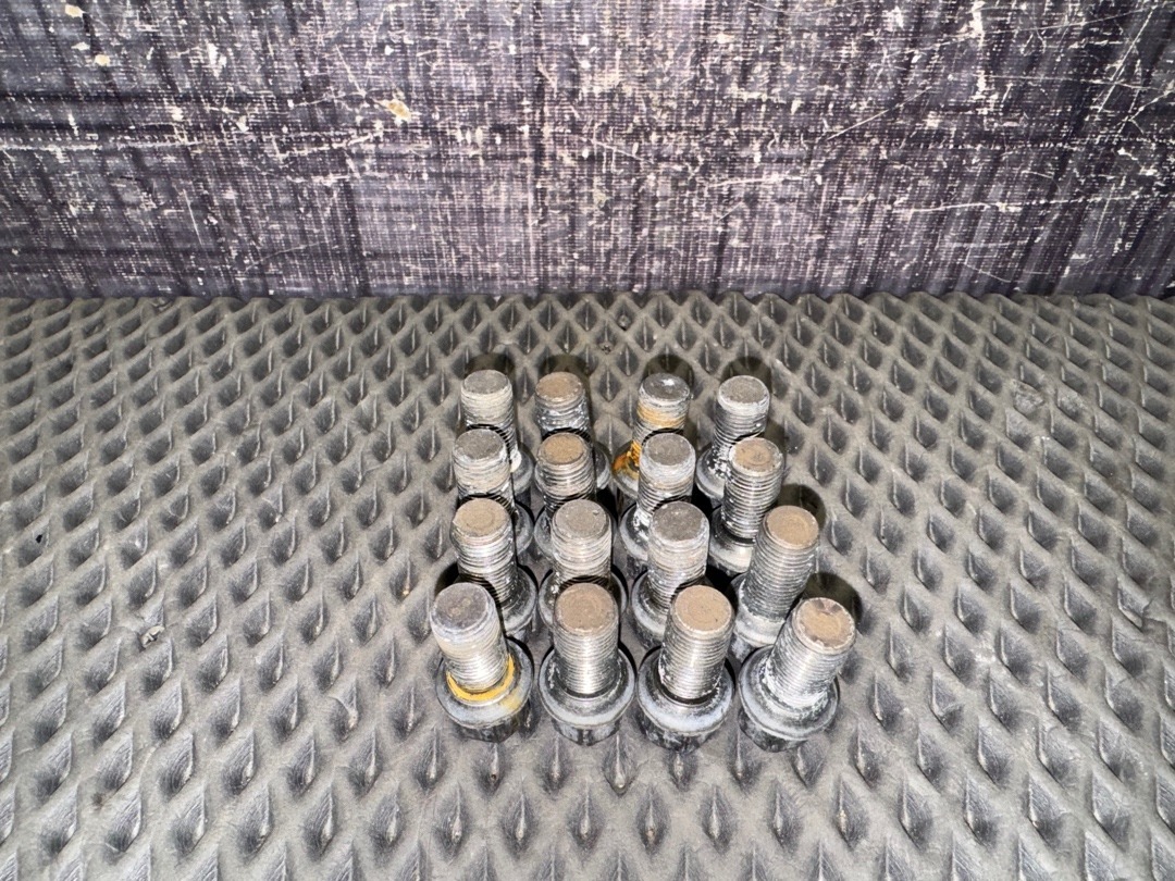 Комплект колесных болтов, 3120 рублей, Красноярск