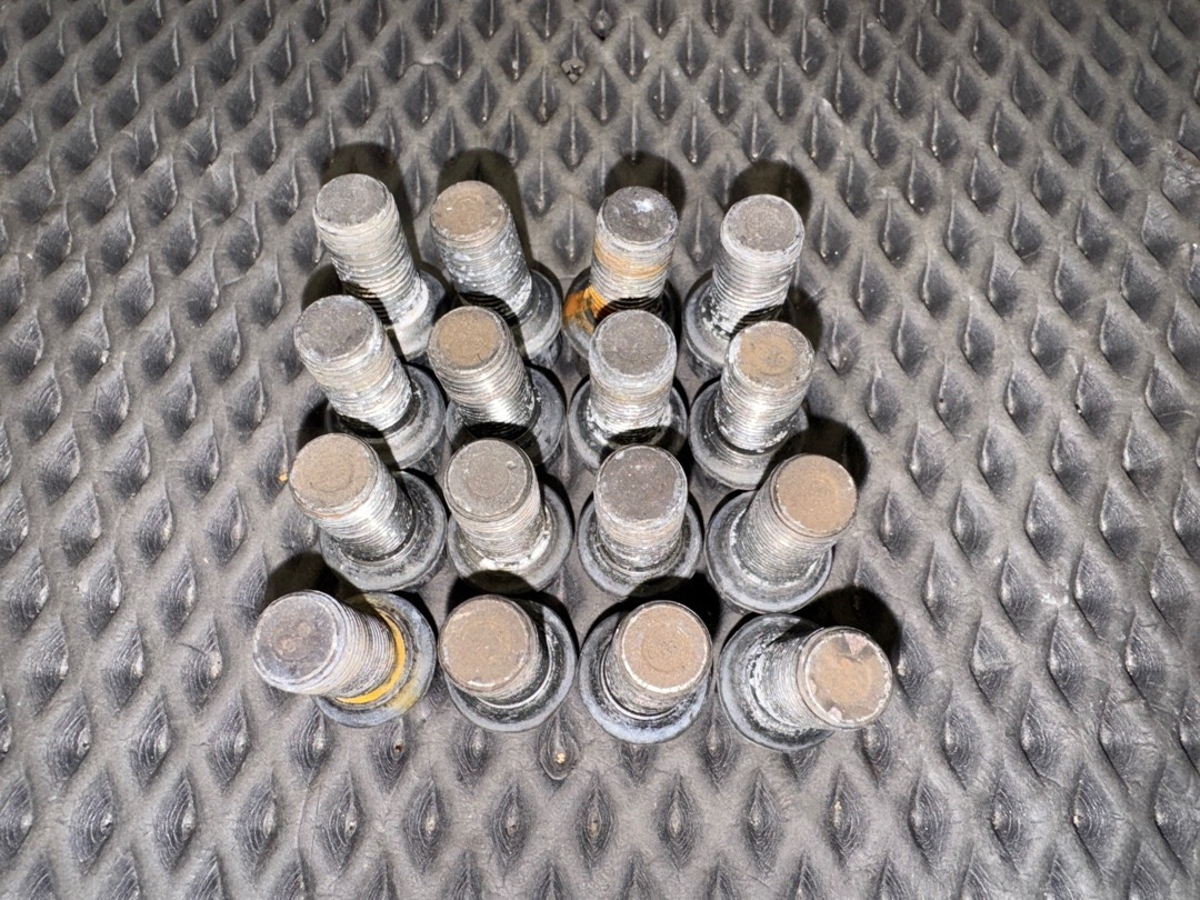 Комплект колесных болтов, 3120 рублей, Красноярск