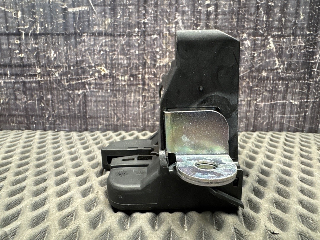 Замок багажника, 3220 рублей, Красноярск