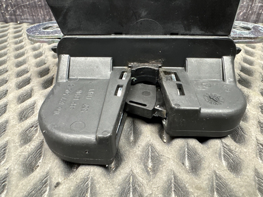 Замок багажника, 3220 рублей, Красноярск