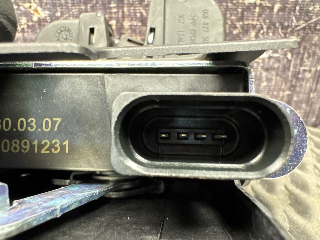 Замок багажника, 3220 рублей, Красноярск