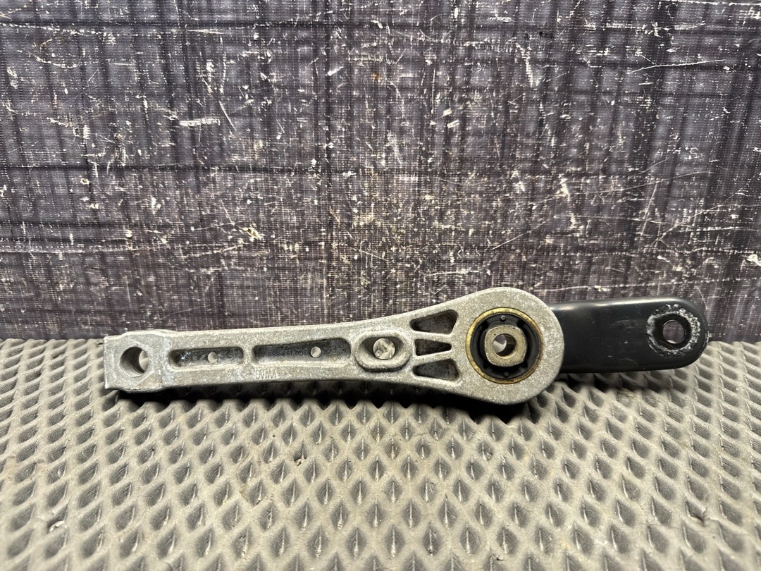 Опора двигателя, 970 рублей, Красноярск