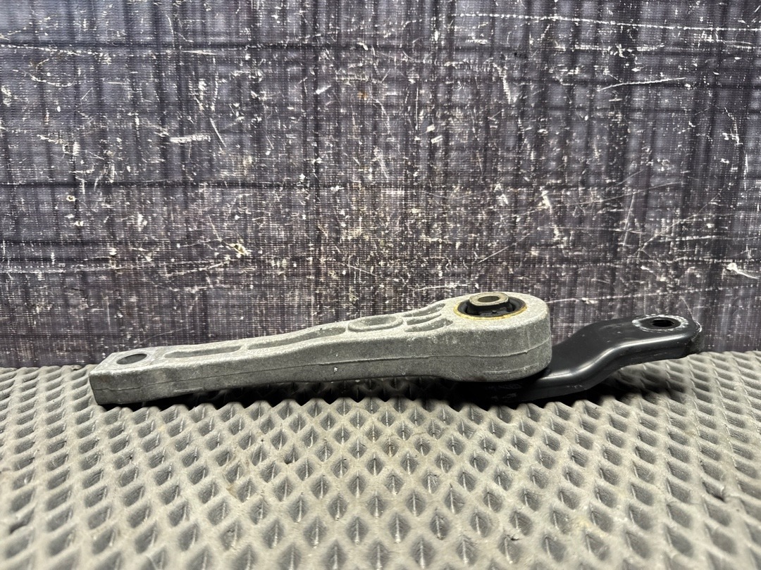 Опора двигателя, 970 рублей, Красноярск