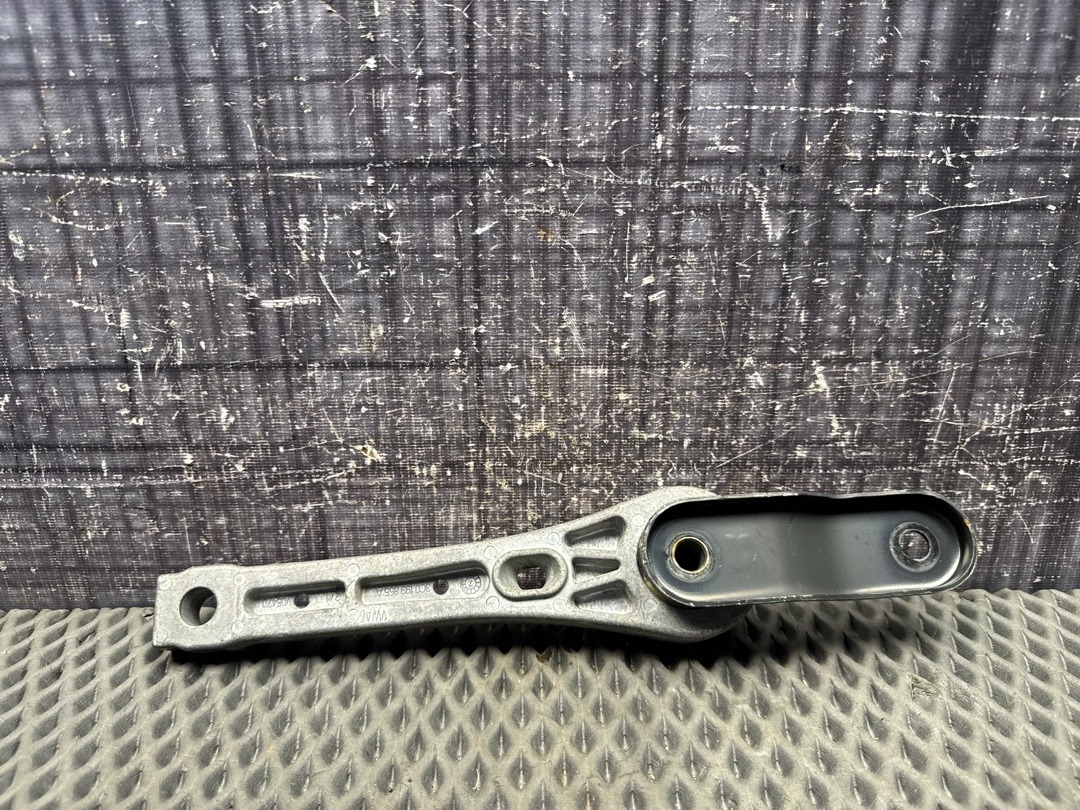 Опора двигателя, 970 рублей, Красноярск