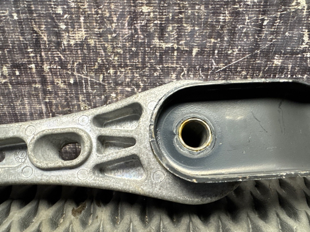 Опора двигателя, 970 рублей, Красноярск