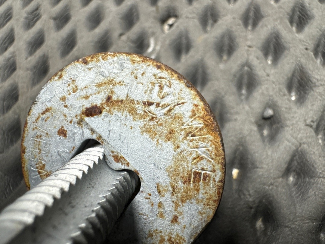 Болт развальный, 710 рублей, Красноярск