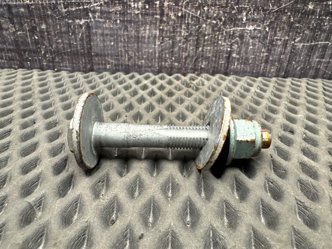 Болт развальный, 710 рублей, Красноярск