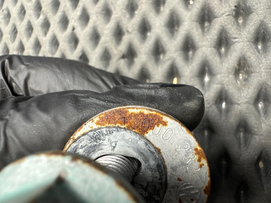 Болт развальный, 710 рублей, Красноярск