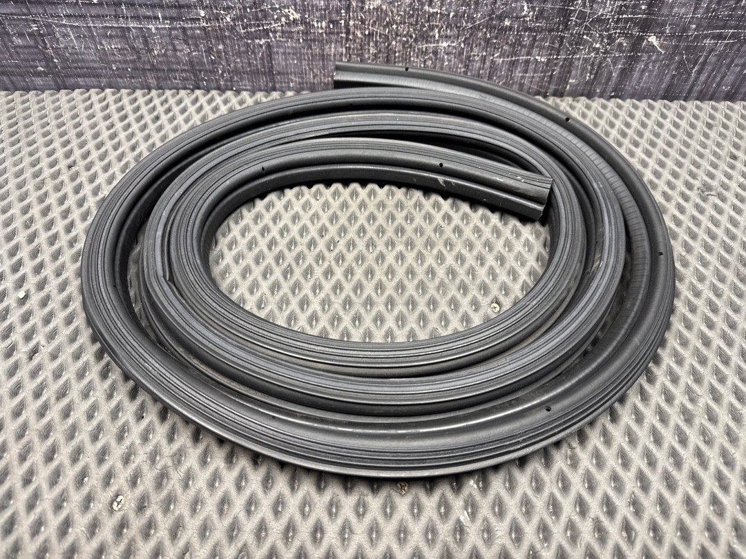 Уплотнитель крышки багажника, 1360 рублей, Красноярск