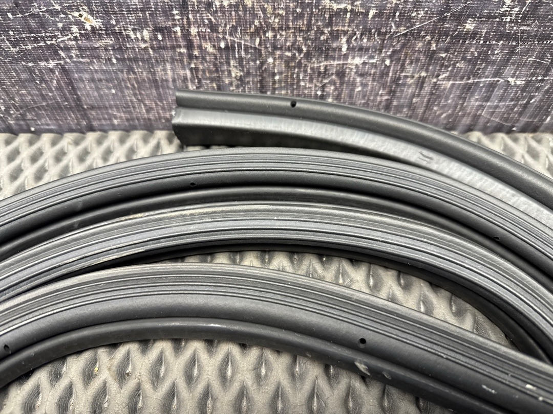 Уплотнитель крышки багажника, 1360 рублей, Красноярск