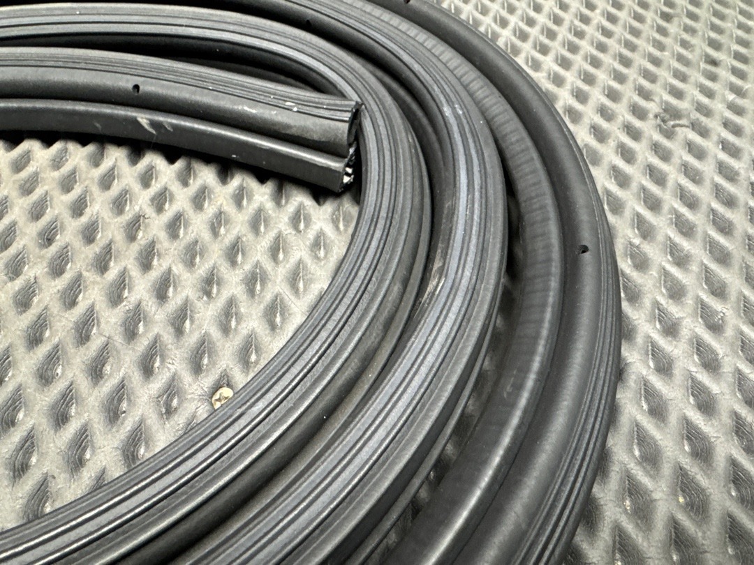 Уплотнитель крышки багажника, 1360 рублей, Красноярск