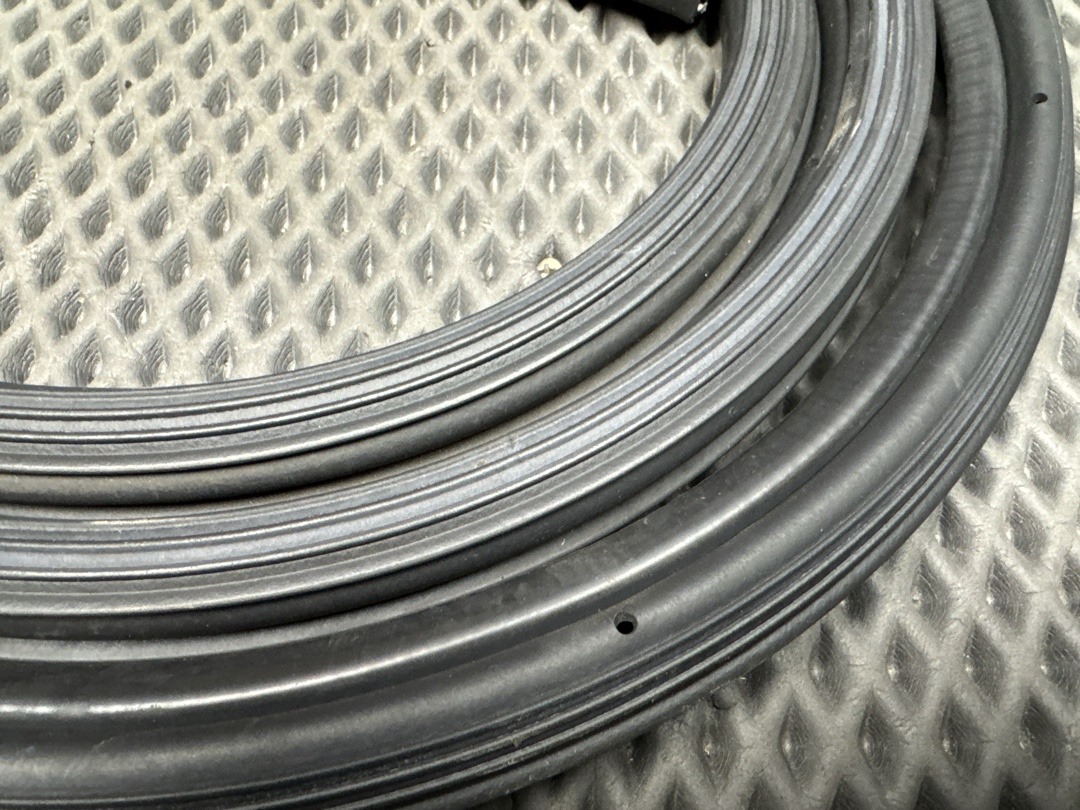 Уплотнитель крышки багажника, 1360 рублей, Красноярск