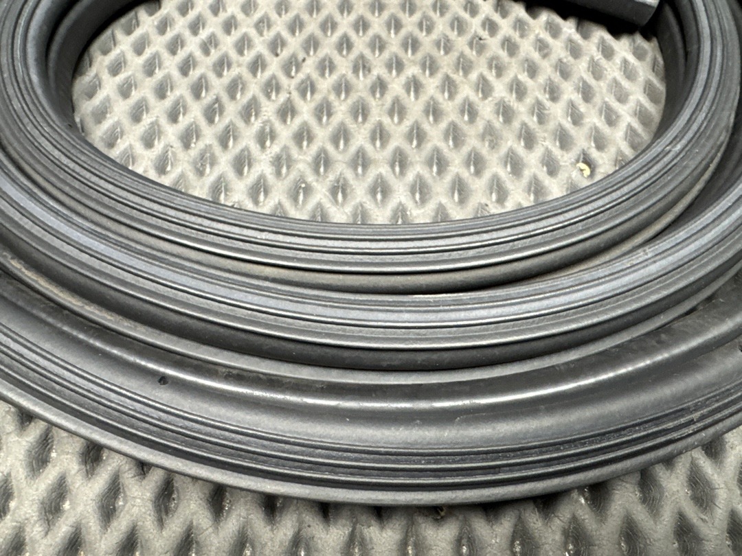 Уплотнитель крышки багажника, 1360 рублей, Красноярск