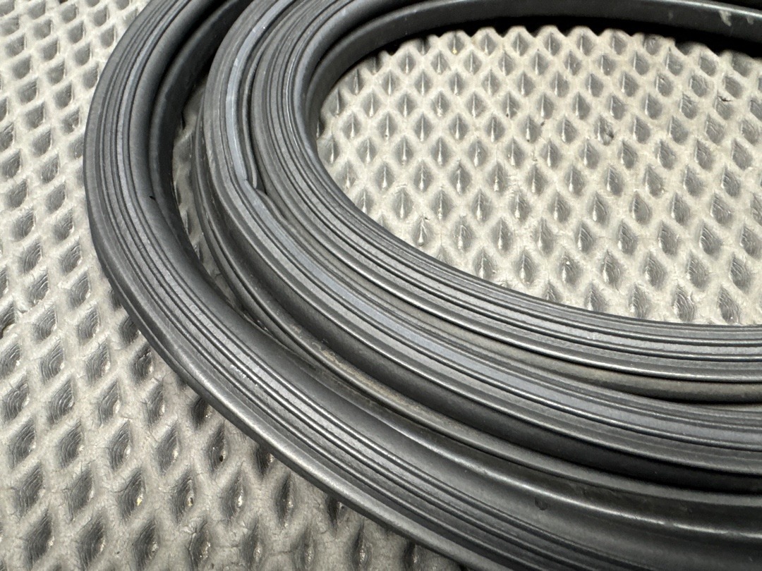 Уплотнитель крышки багажника, 1360 рублей, Красноярск