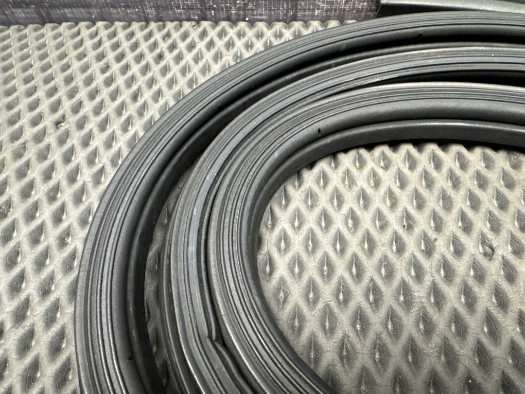 Уплотнитель крышки багажника, 1360 рублей, Красноярск