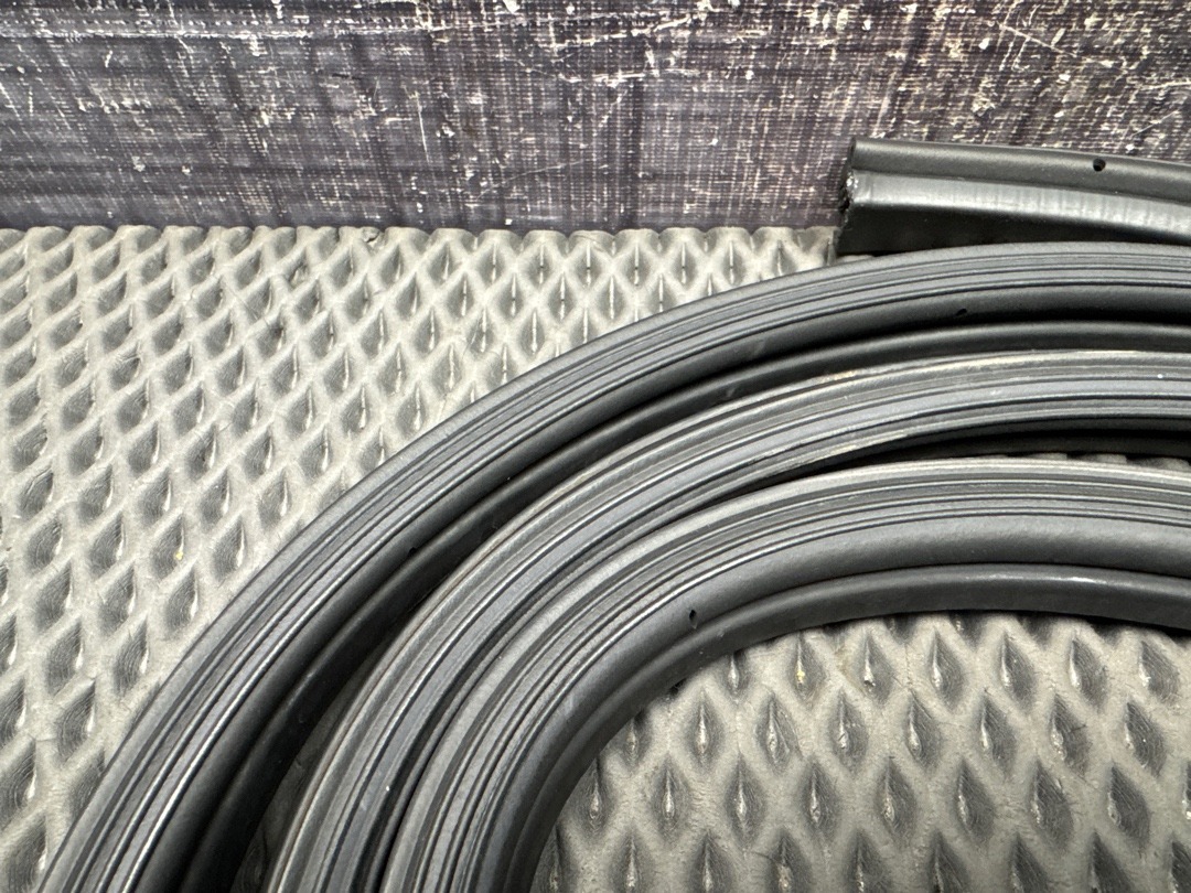 Уплотнитель крышки багажника, 1360 рублей, Красноярск