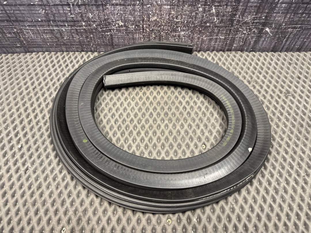 Уплотнитель крышки багажника, 1360 рублей, Красноярск