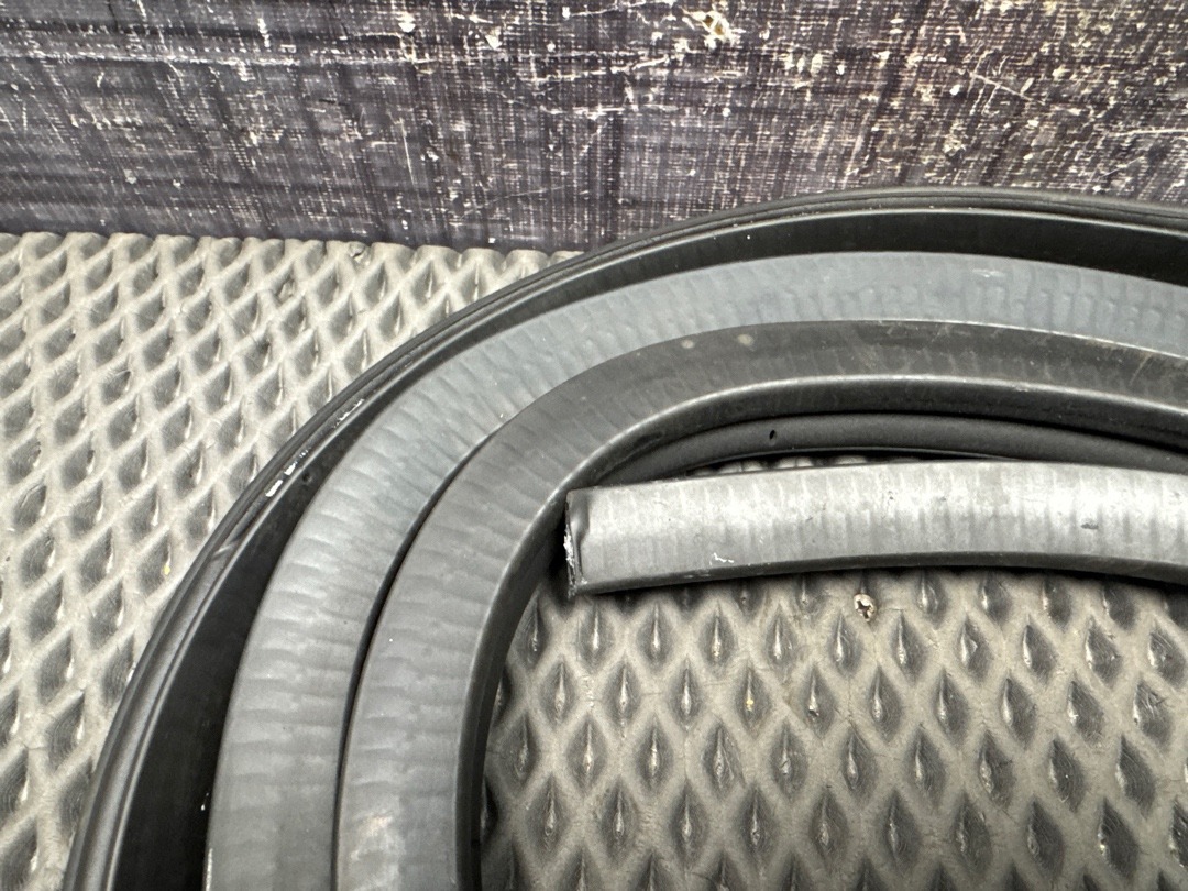 Уплотнитель крышки багажника, 1360 рублей, Красноярск