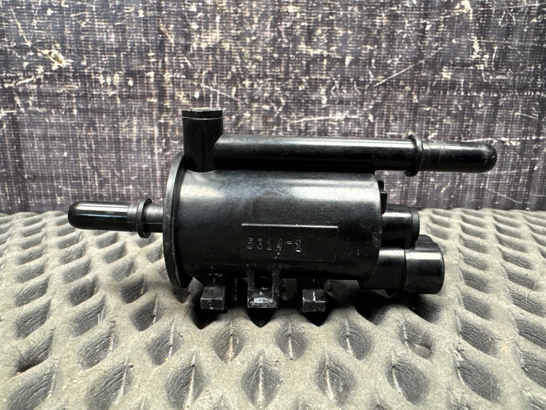 Клапан вентиляции топливного бака, 3880 рублей, Красноярск