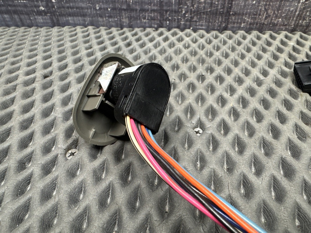 Кнопка регулировки зеркал, 1820 рублей, Красноярск