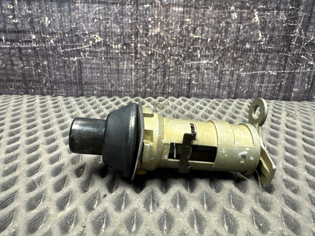 Кнопка открывания багажника, 3340 рублей, Красноярск