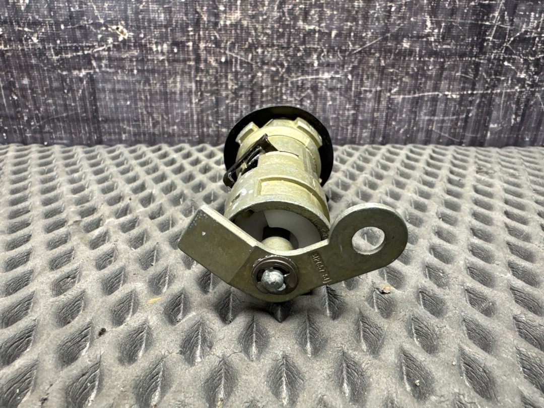 Кнопка открывания багажника, 3340 рублей, Красноярск