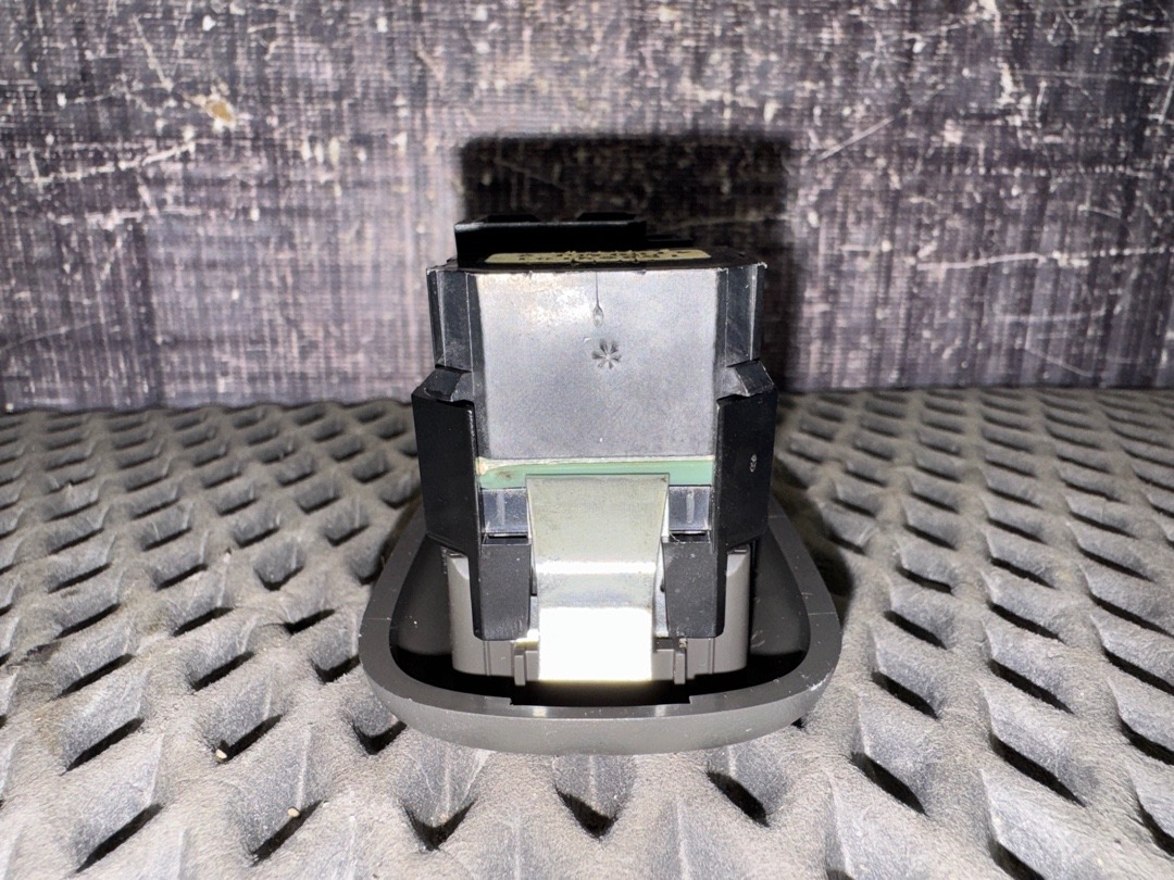 Кнопка стеклоподъемника, 550 рублей, Красноярск