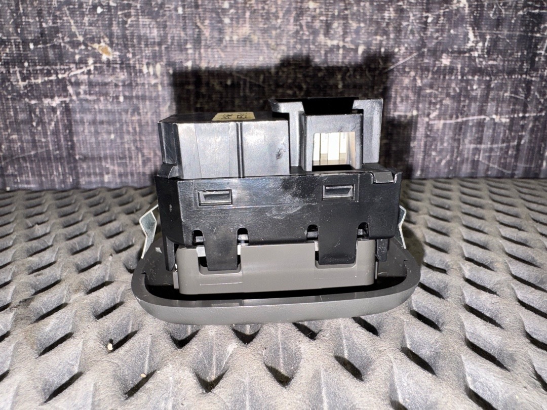 Кнопка стеклоподъемника, 550 рублей, Красноярск