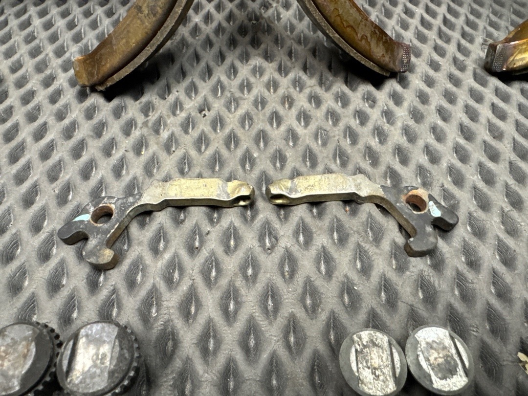 Комплект колодок ручного тормоза, 6760 рублей, Красноярск