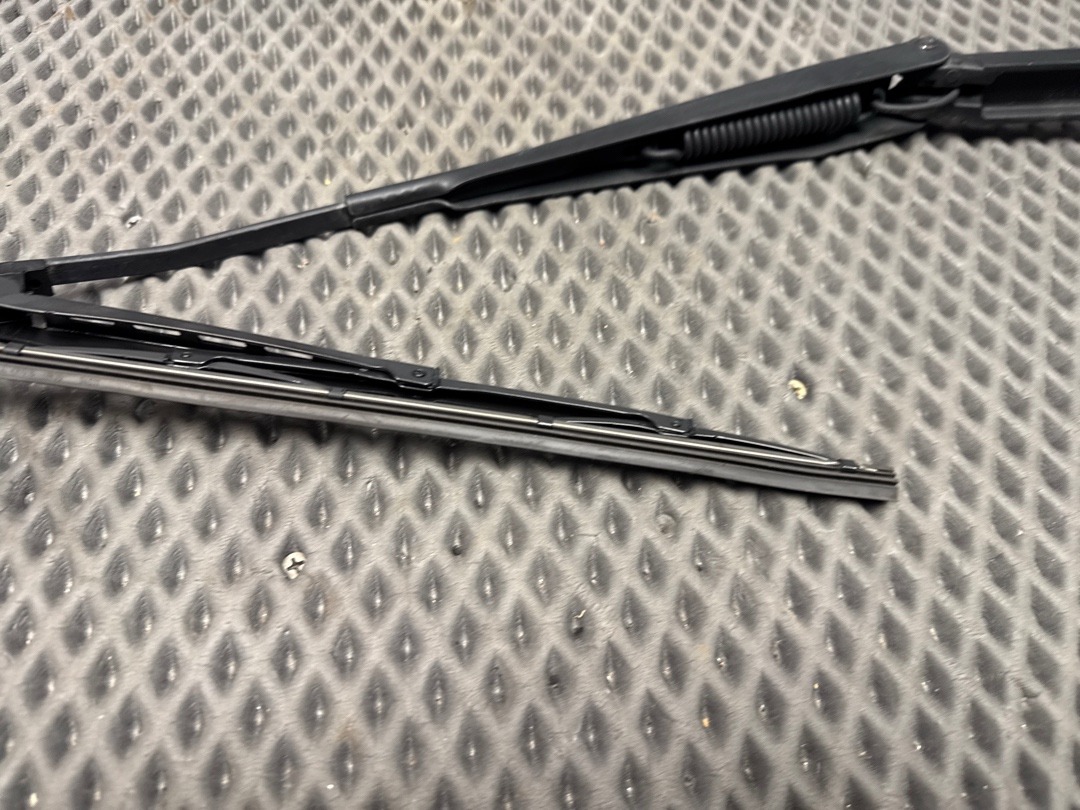 Дворник, 1330 рублей, Красноярск