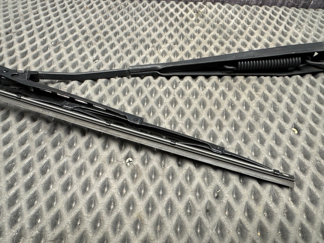 Дворник, 1330 рублей, Красноярск