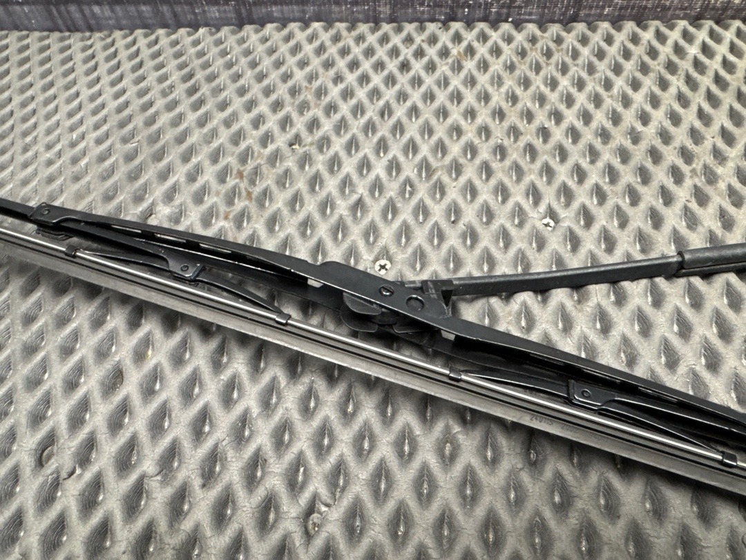 Дворник, 1330 рублей, Красноярск