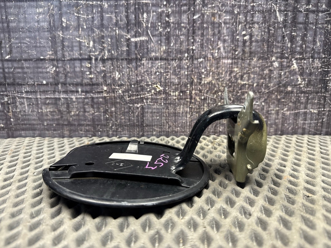 Лючок бензобака, 1960 рублей, Красноярск