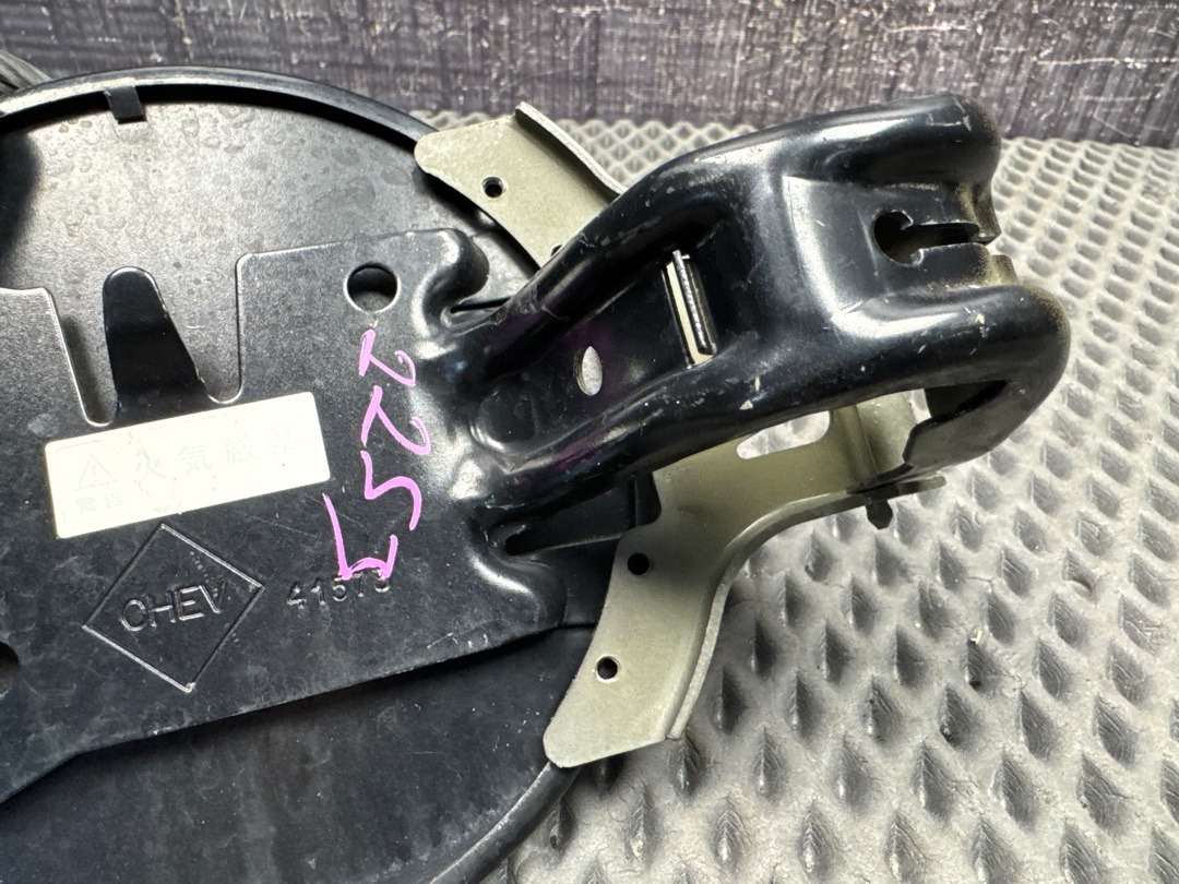 Лючок бензобака, 1960 рублей, Красноярск