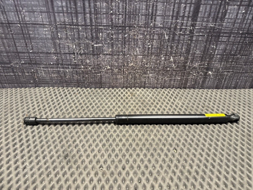 Амортизатор багажника, 2840 рублей, Красноярск