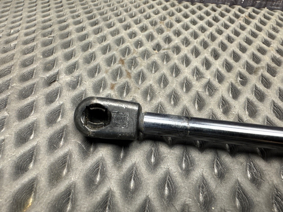 Амортизатор багажника, 2840 рублей, Красноярск